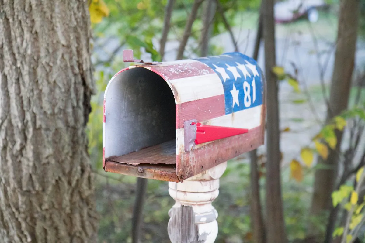 The mail box for 81 State Street/ Route 211 in Otisville on Oct. 12, 2015. (Holly Kellum/Epoch Times)