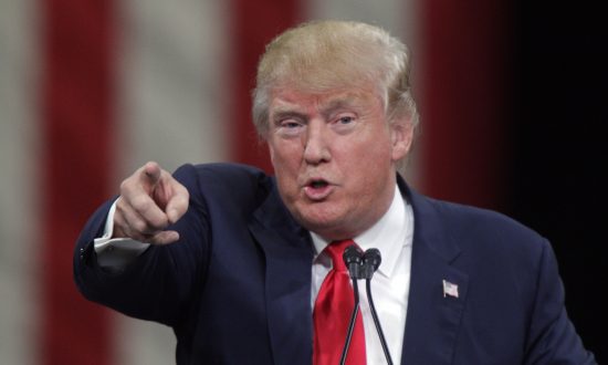 Donald Trump Says He’d Bring Back Waterboarding