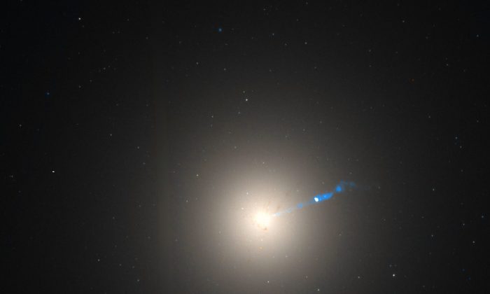 (en:NASA, en:STScI, en:WikiSky [Public domain], via Wikimedia Commons)