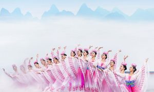 Shen Yun Showcases Finesse of Classical Chinese Dance 