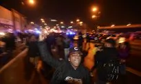Protesters to Target Chicago Shopping Area on Black Friday