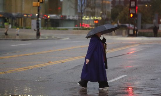 Fatalities as Freezing Rain, Floods and Ice Hit Central US