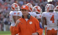 Swinney: No. 1 Clemson Won’t Be Awed by Title Game