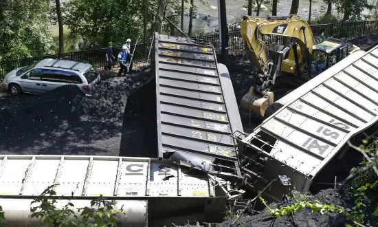 Railroads Beat Back New Safety Rules After Derailments