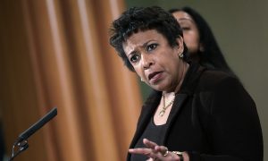 Responding to Mistrust, Feds Investigate Chicago Police