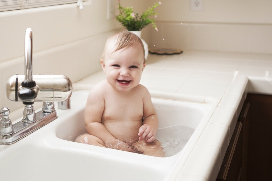 A Healthy Herbal Bath for Baby