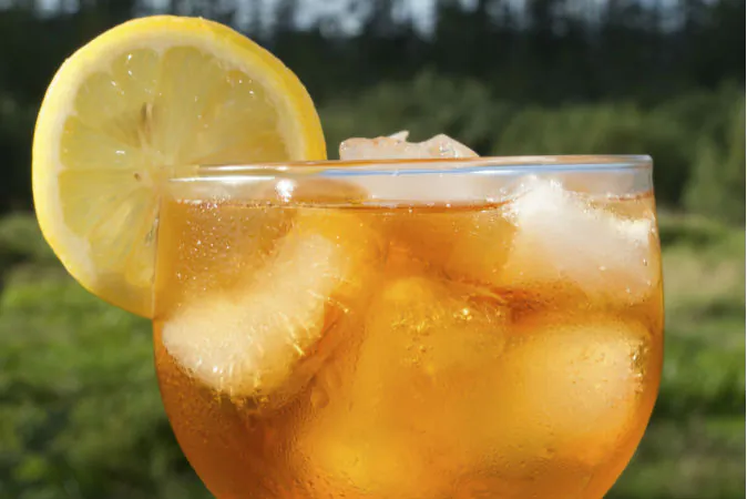 It's a great alternative to today's sugar-loaded, highly caffeinated beverages since it sufficiently delivers a "pop" in flavor and energy, while simultaneously delivering health, rather than toxins, to the body. (iStock)