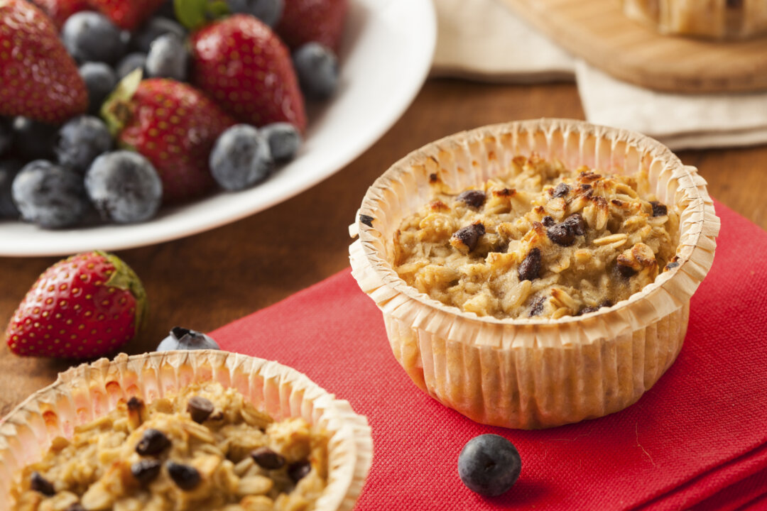Oatmeal muffins (bhofack2/iStock)