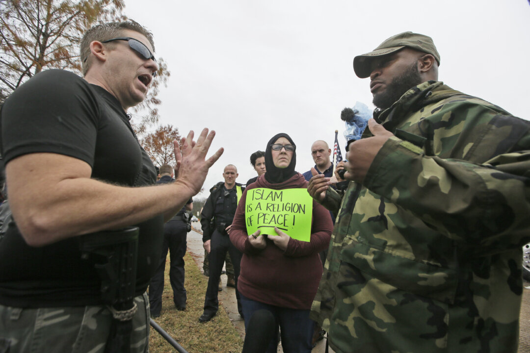 Texas Investigating Islamic Tribunal for Allegedly Operating Sharia Law Court
