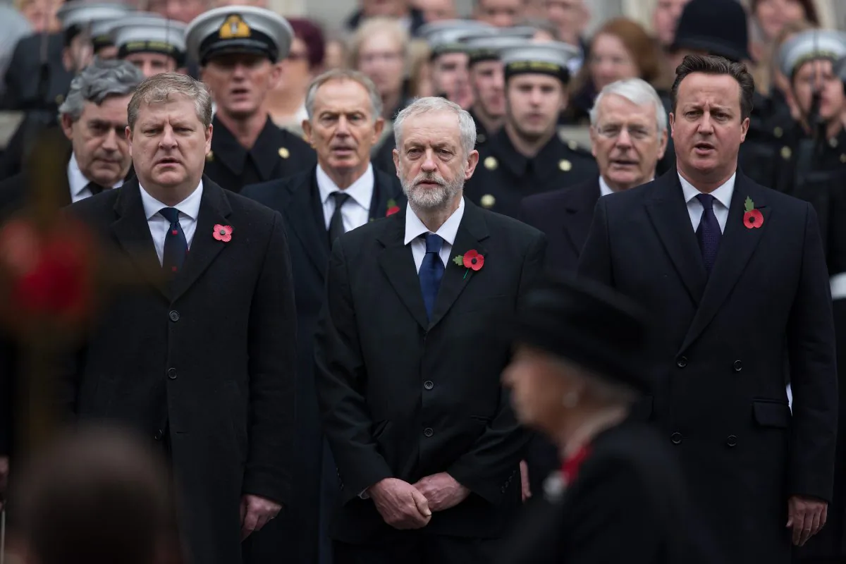 (L-R) Scottish National Party's Parliamentary Group Leader Angus Robertson, Labour leader Jeremy Corbyn and British Prime Minister David Cameron at the annual Remembrance Sunday Service at the Cenotaph on Whitehall in London, U.K., on Nov. 8, 2015. (Carl Court/Getty Images)