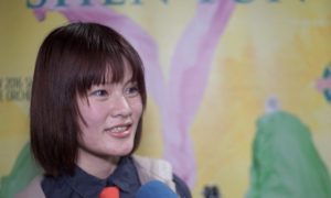 Student From China Sees Shen Yun Overseas, Feels ‘Underlying Enormous Energy’ From Performance