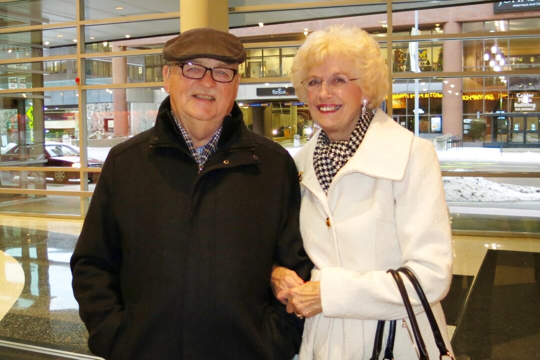 Mr. and Mrs. Slendebroek enjoy Shen Yun Performing Arts at the DeVos Performance Hall in Grand Rapids, Mich., on Dec. 30, 2015. (Charlie Lu/Epoch Times)
