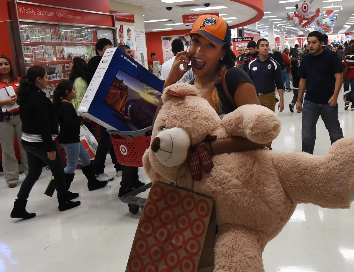 Are Walmart, Target, Best Buy, Kohl's open or closed on Thanksgiving 2016 or Black Friday? The shopping hours are listed. (MARK RALSTON/AFP/Getty Images)