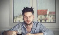 16 Ways to Combat That Groggy Morning Feeling (Infographic)