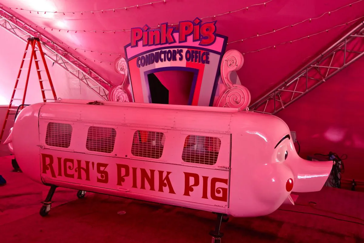 The original Rich's Pink Pig in a tent at Macy's at Lenox Square in Atlanta on Jan. 5, 2016. (Mary Silver/Epoch Times)