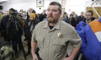 Cheers for Sheriff Who Tells Armed Group to ‘Go Home’