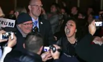 Protesters Interrupt Trump Vermont Rally Despite Screening
