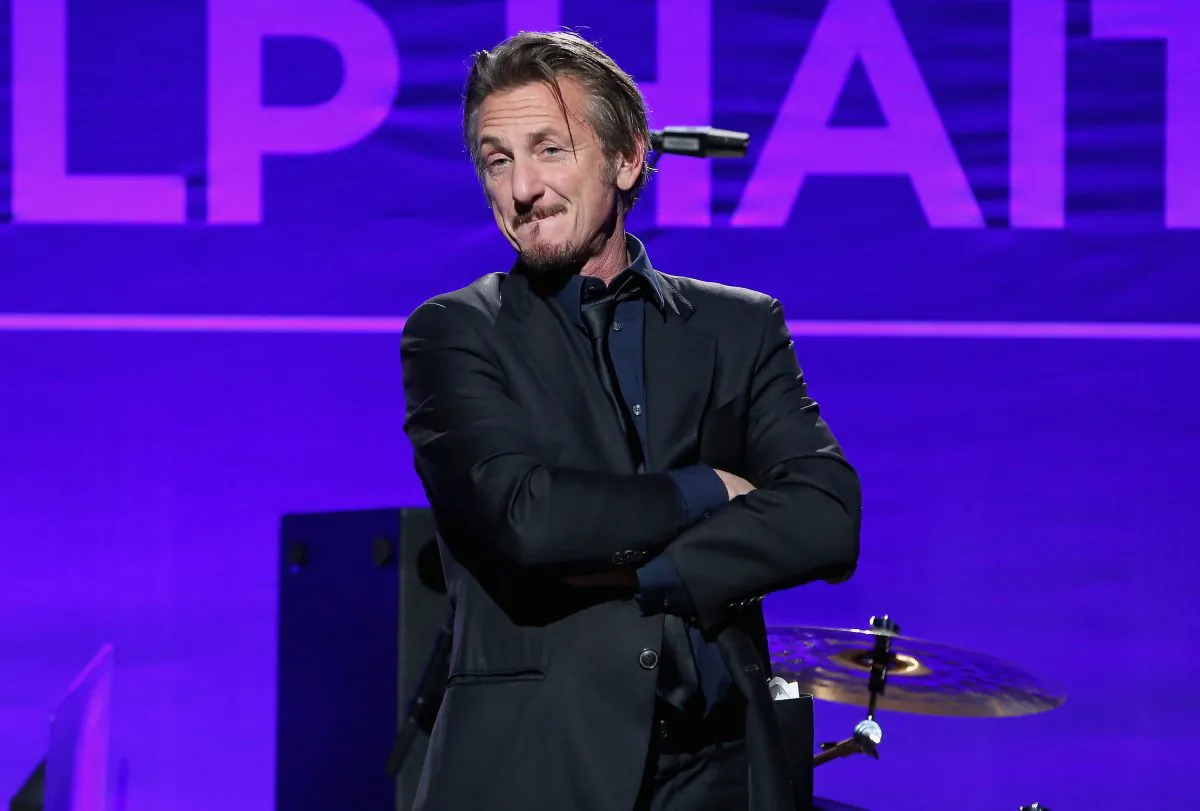 Sean Penn speaks onstage during a charity benefit on January 9, 2016 in Beverly Hills, California. (Jonathan Leibson/Getty Images)