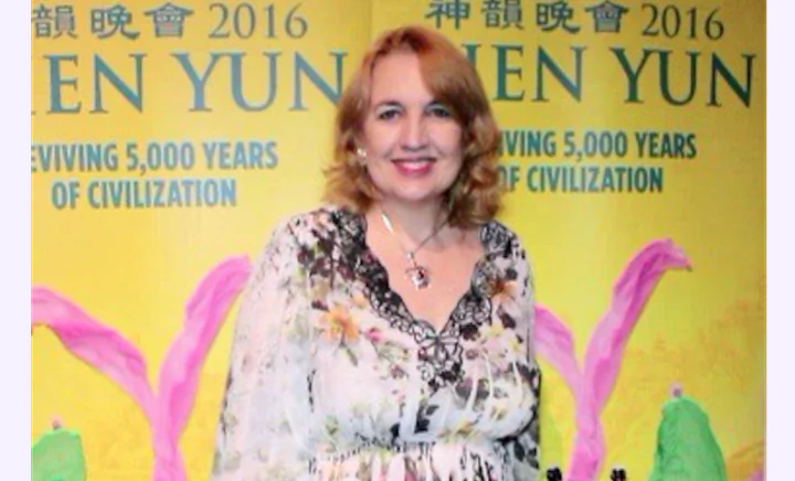 Pat Riley felt that Shen Yun's performances are important for people to see that we all belong to humankind. At the Au-Rene Theatre, Broward Center for the Performing Arts on Jan. 9, 2016. (Courtesy of NTD Television)