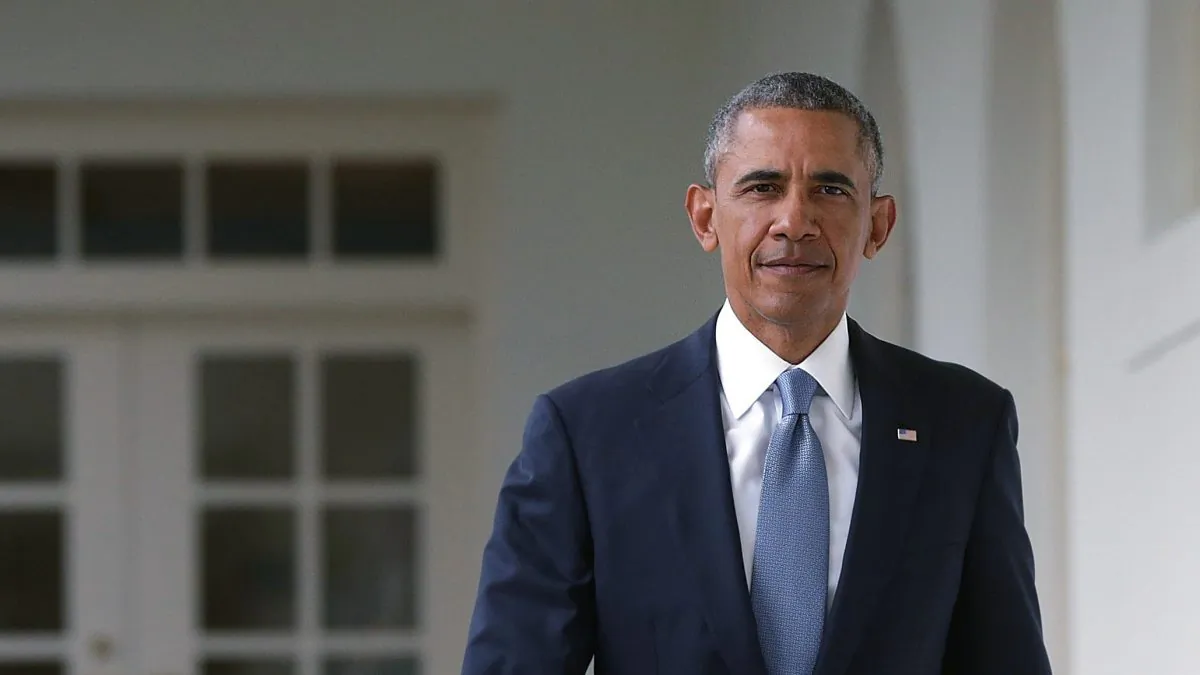 President Barack Obama walks through the Colonnade at the White House in Washington, D.C., on Jan. 12, 2016. (Alex Wong/Getty Images)