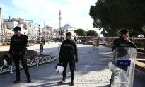 Suicide Bomber Kills 10, Wounds 15 in Istanbul Tourist Area