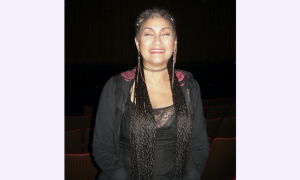 Color of Shen Yun Brings Artist Joy