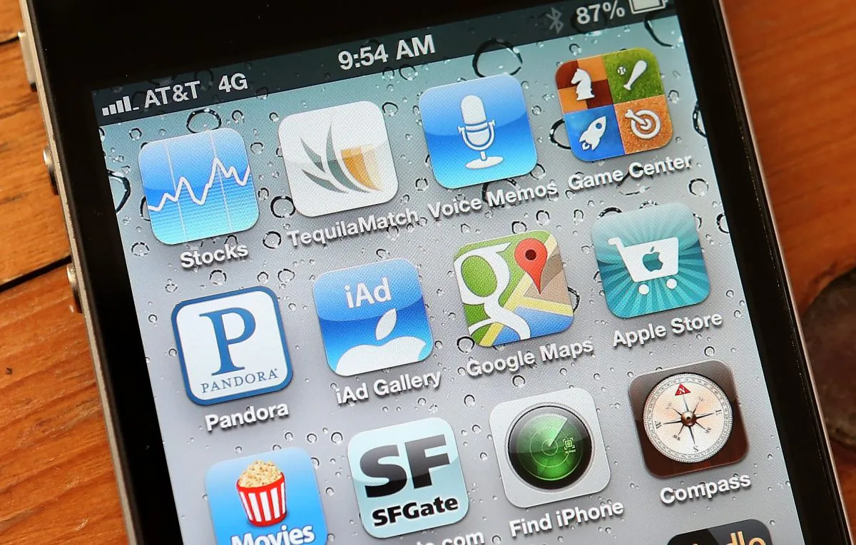 An icon for the Google Maps app is seen on an Apple iPhone 4S on December 13, 2012 in Fairfax, California. (Justin Sullivan/Getty Images)
