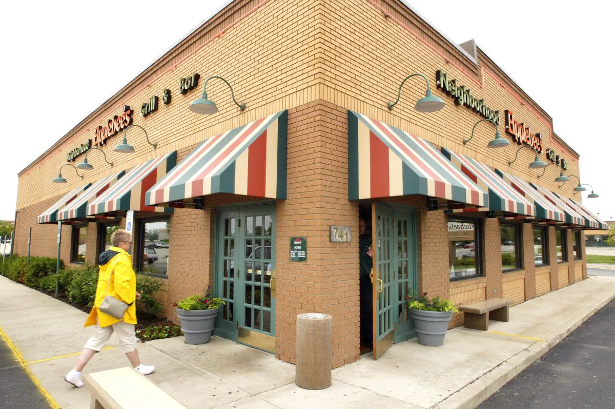 An Applebee's in a stock photo (Tim Boyle/Getty Images)