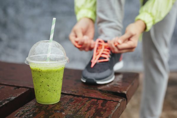 Green detox smoothie (Dirima/iStock)