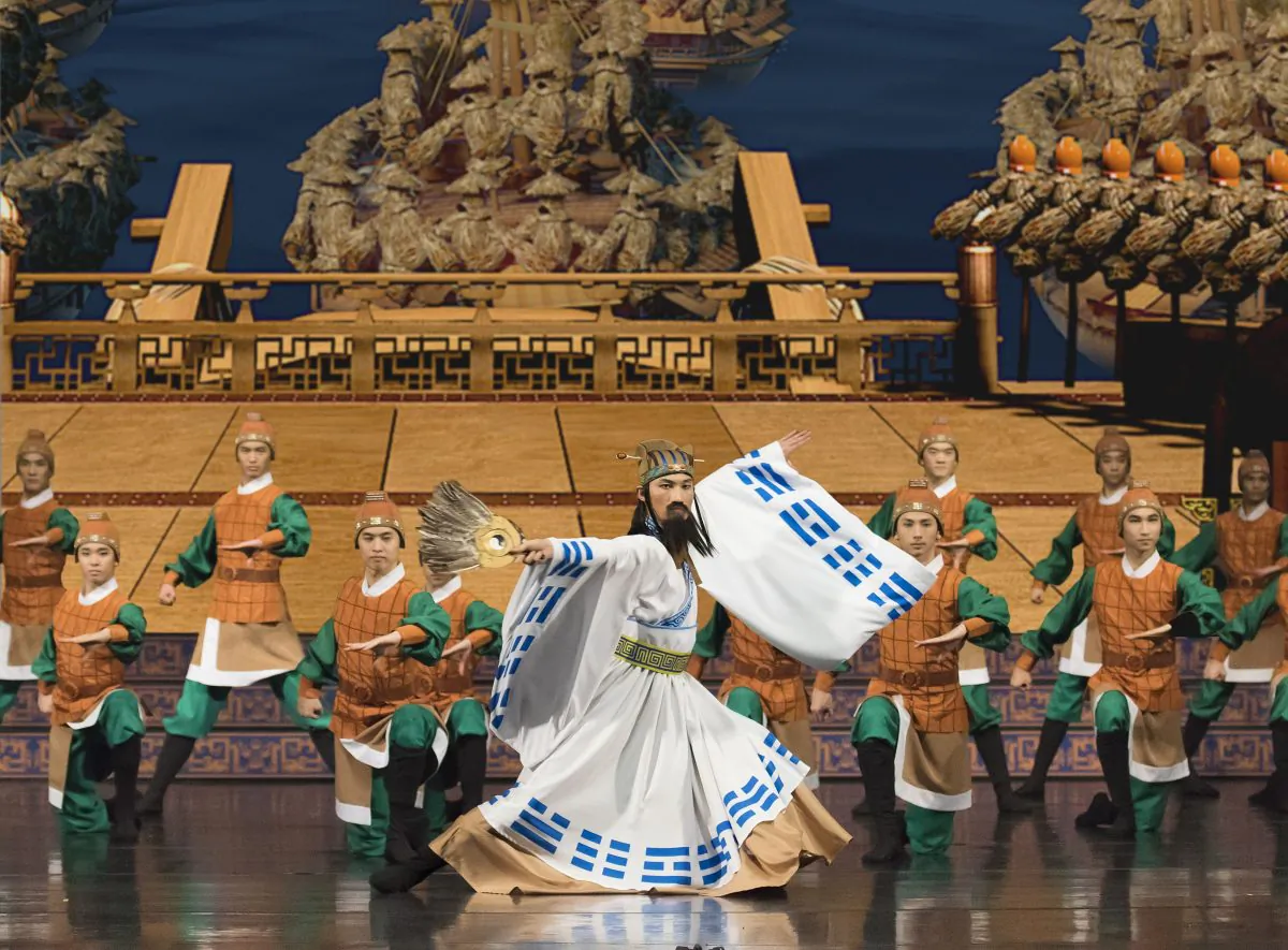 A scene from “Capturing Arrows with Boats of Straw,” a story-dance based on a chapter from the great historical novel “Romance of the Three Kingdoms.” (Shen Yun Performing Arts)