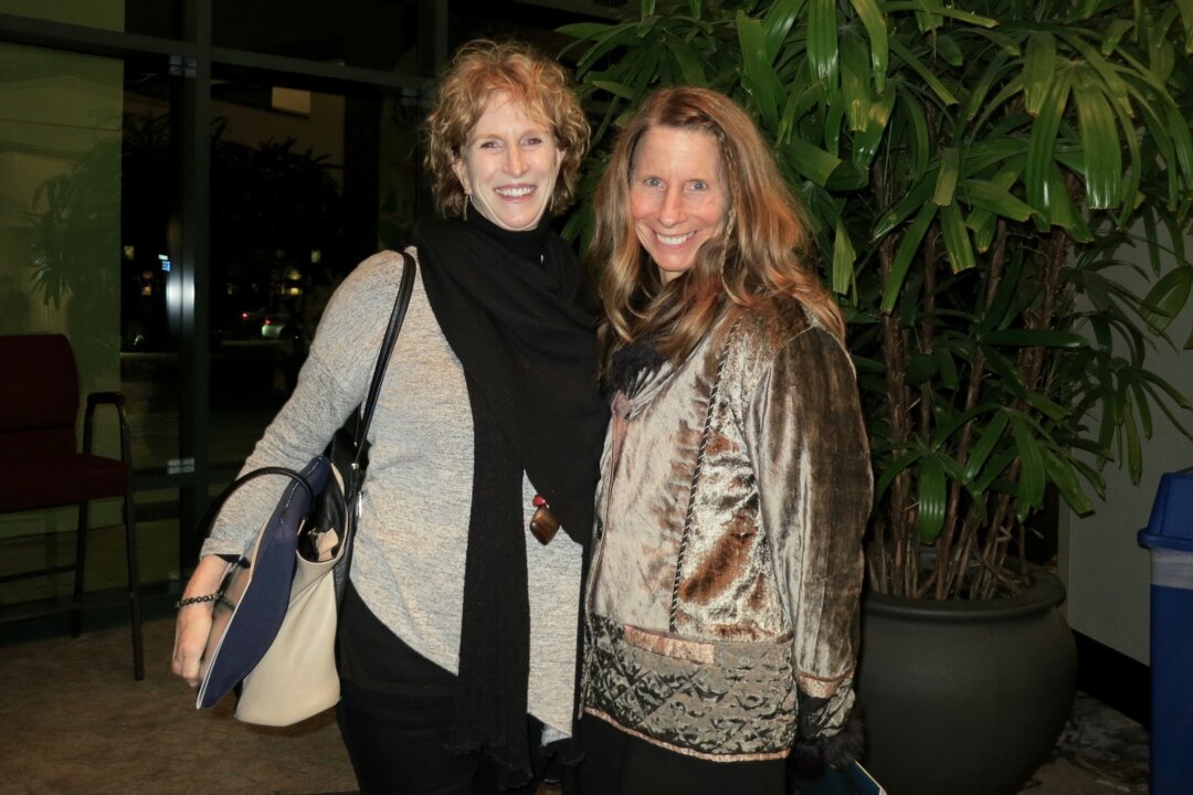 Kim Przyborowski and Jeanne Barreira enjoyed Shen Yun Performing Arts at the North Charleston Performing Arts Center on Jan. 26, 2016. (Sally Sun/Epoch Times)