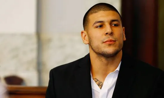 Aaron Hernandez Praises Tom Brady, Rips Bob Kraft in Letter
