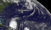 Year’s Worth of Weather in 30 Seconds