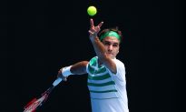 Roger Federer Out for 4 Weeks After Undergoing Knee Surgery
