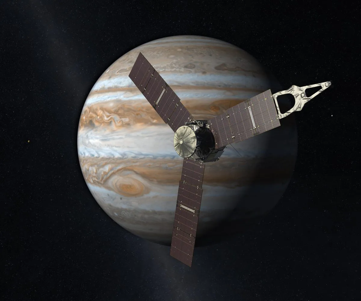 Juno in front of Jupiter. (NASA/JPL-Caltech)
