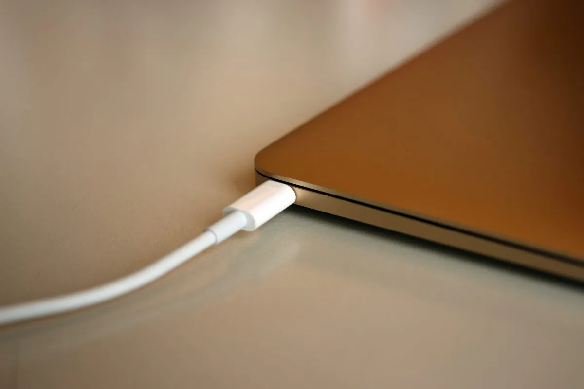 Apple MacBook's new USB-C port. (Maurizio Pesce/(CC BY 2.0)
