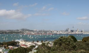 Prime Minister John Key Welcomes Shen Yun to New Zealand