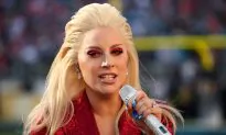 Lady Gaga Surprises California Evacuation Center With Pizza And Coffee
