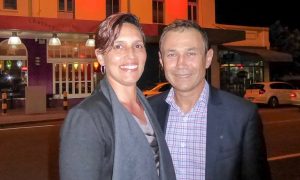 Perth Audiences Farewell Shen Yun