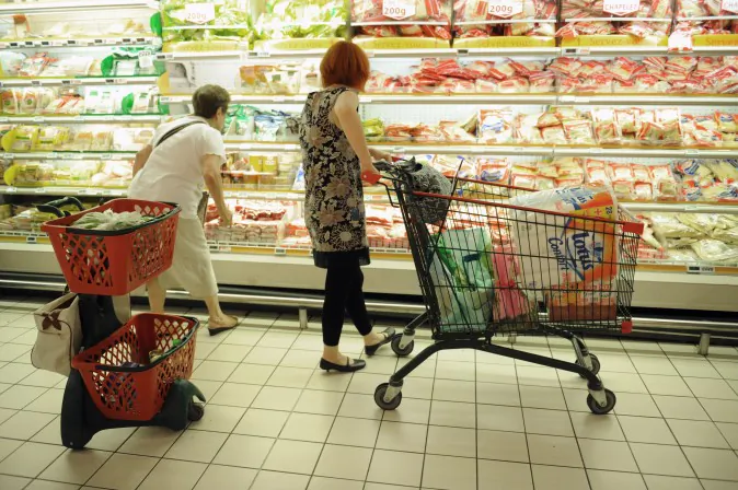 People shop at a supermarket in Gramont, southern France, Aug. 9, 2010. (Remy Gabalda/AFP/Getty Images)