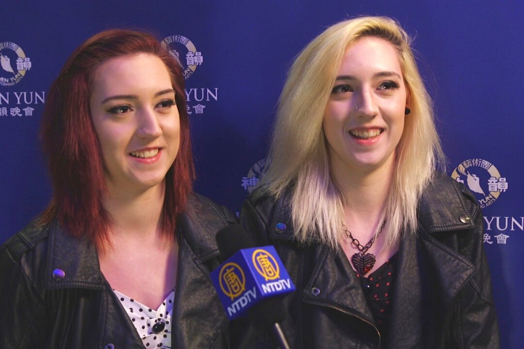 Ashley and Brooke Maupin-Quintel, sisters who found Shen Yun breathtaking, on Feb. 9, 2016. (Courtesy of NTD Television)