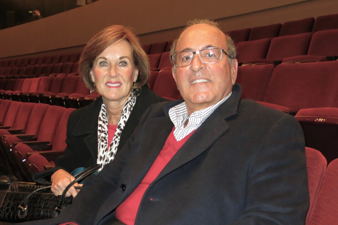 Cheryl and John Shaheen collecting their thoughts after seeing Shen Yun Performing Arts' extraordinary production at the Kentucky Center for the Performing Arts, Feb. 10, 2016. (Charlie Lu/Epoch Times)