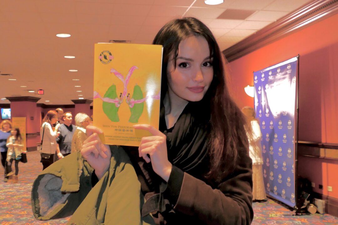 Tsveta Manilova loves Chinese culture, and now is a Shen Yun fan. (Catherine Wen/Epoch Times)