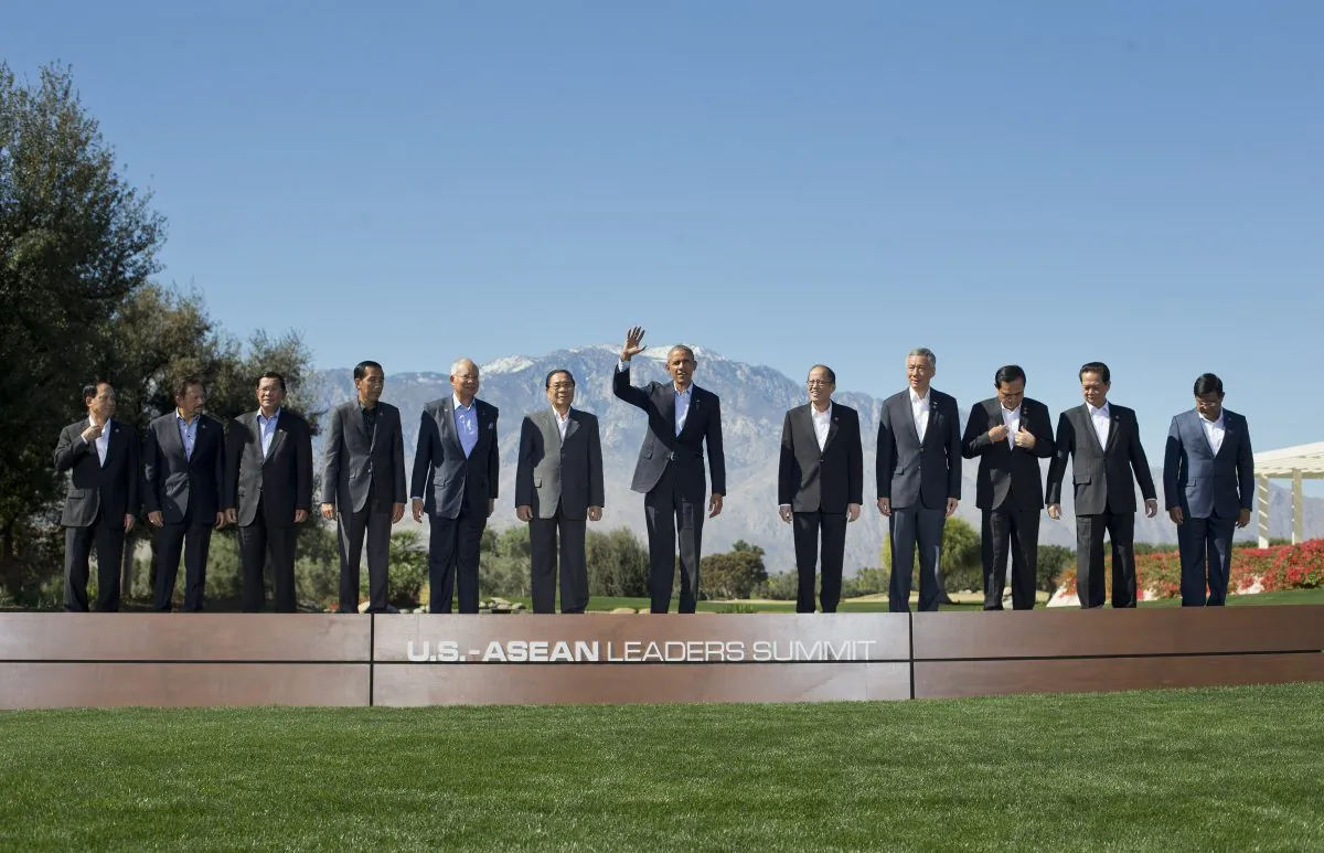 President Barack Obama (C) with leaders of the 10-nation Association of Southeast Asian Nations (ASEAN) at the Annenberg Retreat at Sunnylands in Rancho Mirage, Calif., on Feb. 16, 2016. (AP Photo/Pablo Martinez Monsivais)