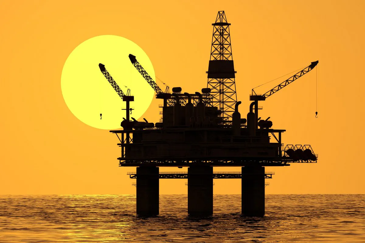 An oil platform in a stock photo. (Tomasz Wyszołmirski/iStock)