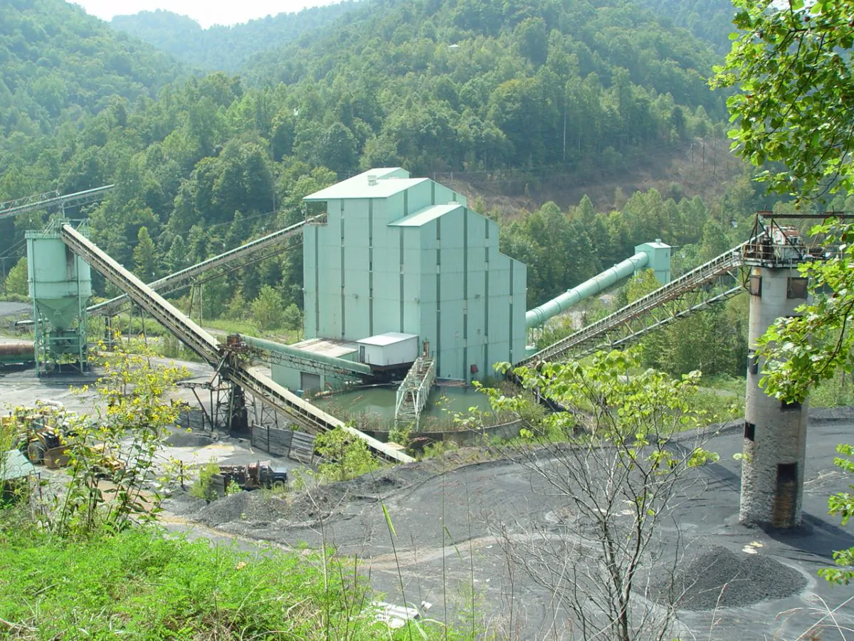 Coal Washer, Clay County, Kentucky, 2007. (Jfacew/Wikimedia, CC BY-SA)
