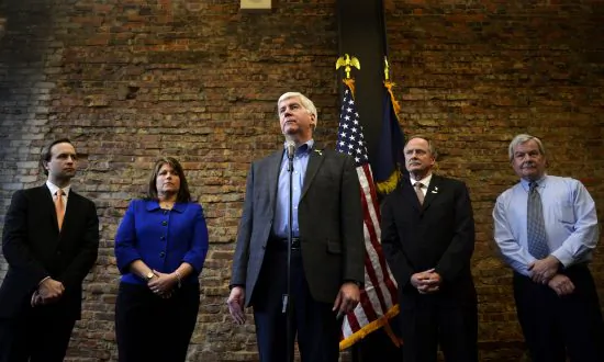 Flint Mayor, Governor Split on Pace of Lead Pipe Replacement