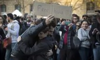 On Random Acts of Kindness Day, These Good Deeds Will Warm Your Heart
