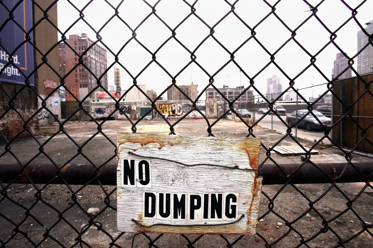 An empty lot, near the Hudson Rail yards where the proposed site for a new stadium for the New York Jets and the 2012 Summer Olympics would be built February 16, 2005 in New York City. (Spencer Platt/Getty Images)