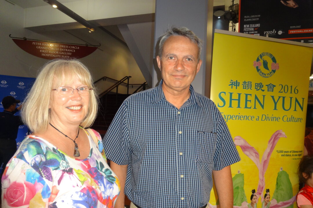 Colonel Ole-Asbjørn Fauske and his wife, Christine Fauske, at Shen Yun in Wellington on Feb. 17, 2016. (Lily Zhang/Epoch Times) 